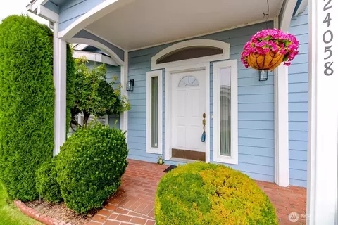 24058 222nd Ave SE #20, Maple Valley, WA 98038