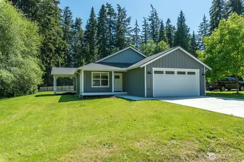 1701 Hemlock Dr, Camano Island, WA 98282