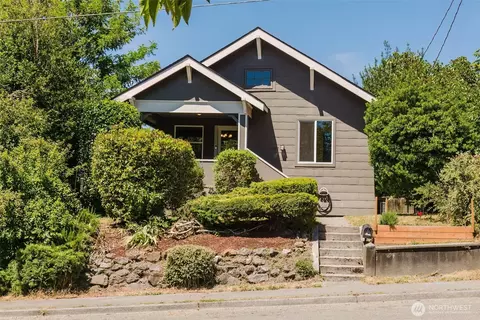 1922 4th St, Bremerton, WA 98337
