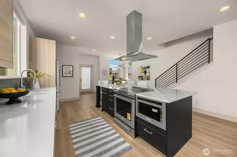 4108 30th Ave S #7, Seattle, WA 98108