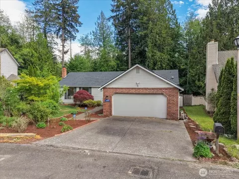1340 NW Huckle Dr, Bremerton, WA 98311