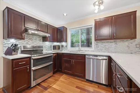 Kitchen - 910 135th St SW, Everett, WA 98204 photo 3 of 6