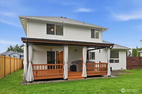 Exterior - 910 135th St SW, Everett, WA 98204 photo 4 of 5