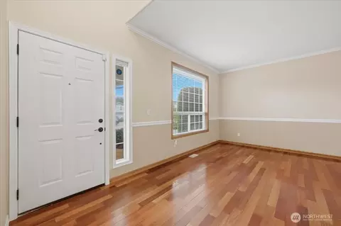 Living - 910 135th St SW, Everett, WA 98204 photo 1 of 7