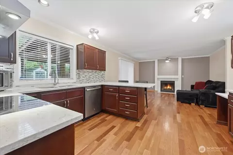 Kitchen - 910 135th St SW, Everett, WA 98204 photo 2 of 6