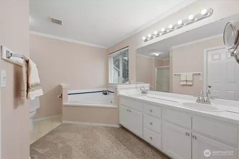 Bath - 910 135th St SW, Everett, WA 98204 photo 2 of 5