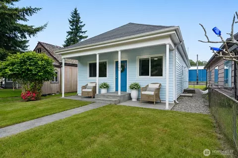2006 Sumner Ave, Hoquiam, WA 98550