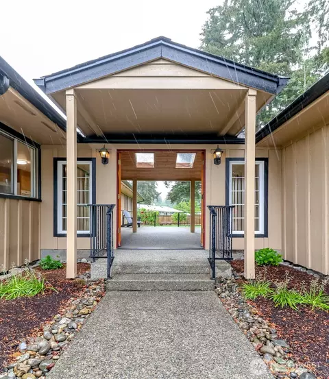 8223 Sherwood Forest St SW, Lakewood, WA 98498