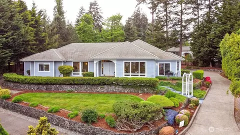 654 9th Ct, Fox Island, WA 98333