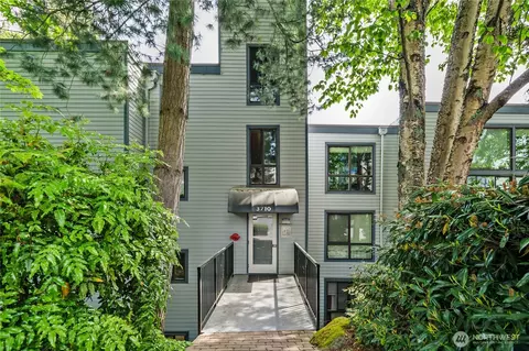 3710 26th Pl W #405, Seattle, WA 98199