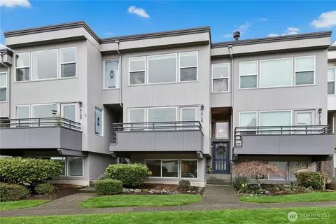 10128 NE 63rd St, Kirkland, WA 98033