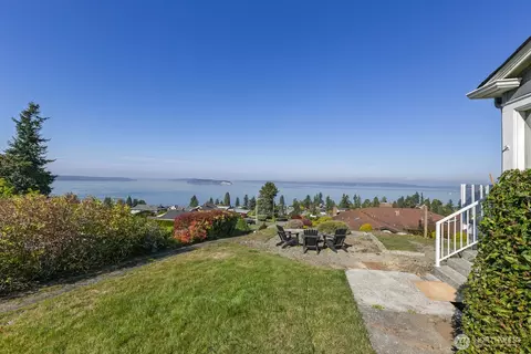 Exterior - 5037 33rd Ave W, Everett, WA 98203 photo 7 of 7