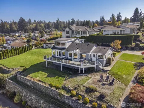View/Area - 5037 33rd Ave W, Everett, WA 98203 photo 3 of 8