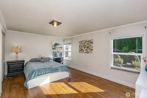 Bedroom - 5037 33rd Ave W, Everett, WA 98203 photo 2 of 4