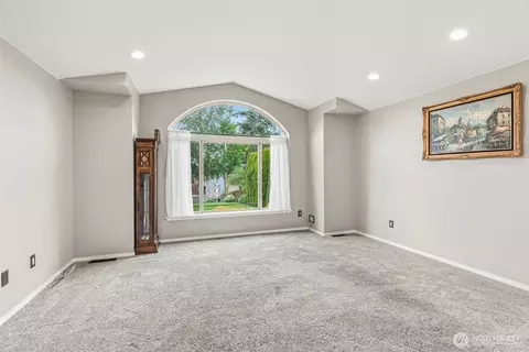 Living - 16 Pacific Pl, Longview, WA 98632 photo 5 of 6