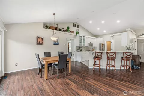Dining - 16 Pacific Pl, Longview, WA 98632 photo 1 of 2