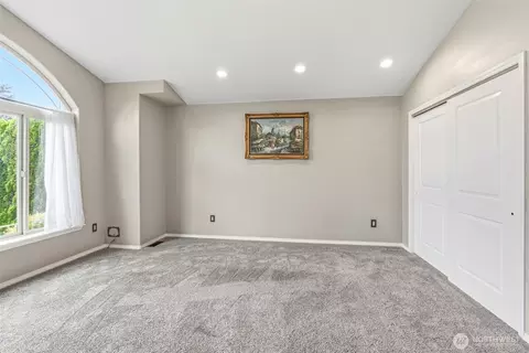 Living - 16 Pacific Pl, Longview, WA 98632 photo 6 of 6