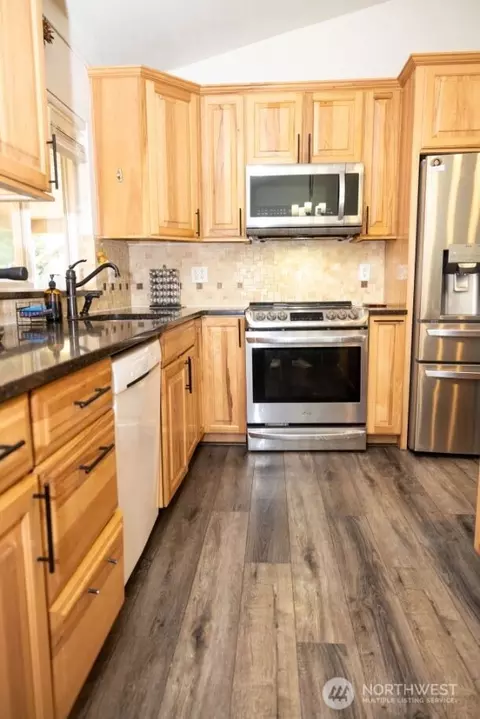 Kitchen - 16704 3rd Dr SE, Bothell, WA 98012 photo 1 of 2