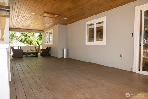 Exterior - 16704 3rd Dr SE, Bothell, WA 98012 photo 11 of 12