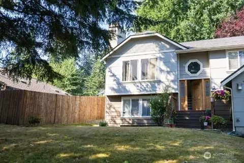 Exterior - 16704 3rd Dr SE, Bothell, WA 98012 photo 4 of 12