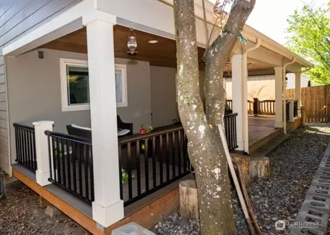 Exterior - 16704 3rd Dr SE, Bothell, WA 98012 photo 9 of 12