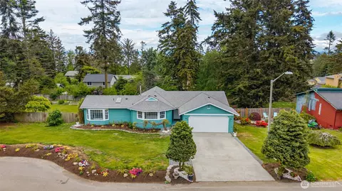 1974 Fiver Pl, Oak Harbor, WA 98277