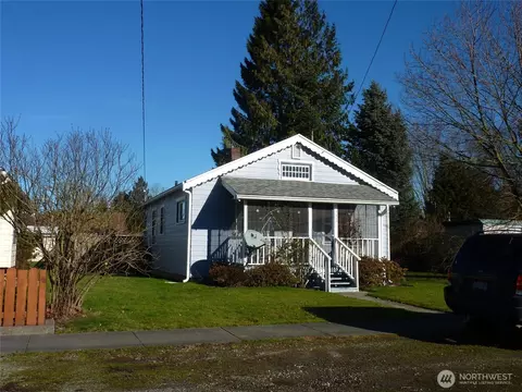312 2nd St, Sumas, WA 98295
