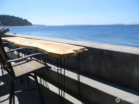 196 Lake Ave, Freeland, WA 98249