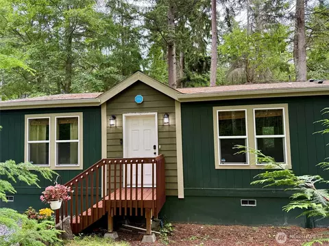 1376 Silver Lake Rd, Oak Harbor, WA 98277