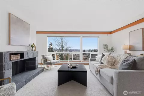 2500 W Manor Pl #216, Seattle, WA 98199