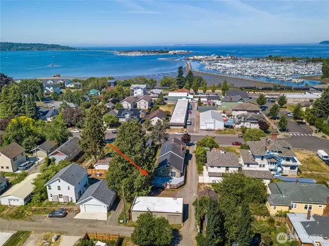932 Third St, Blaine, WA 98230