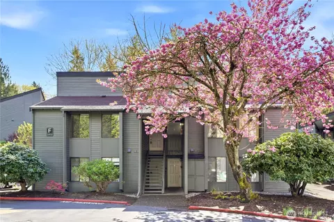 10013 NE 123rd St #C, Kirkland, WA 98034
