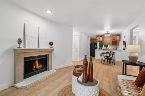 14210 NE 181st Pl #M103, Woodinville, WA 98072