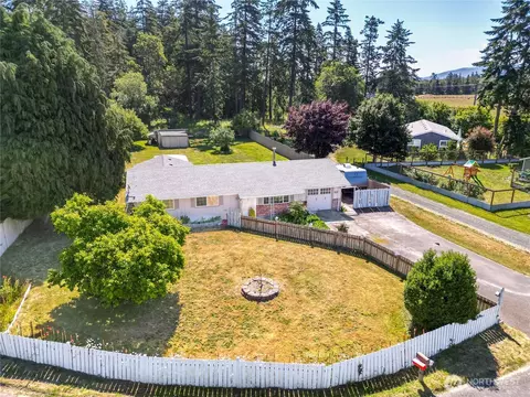 70 Ridge Pl, Sequim, WA 98382