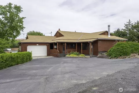 618 1st Ave NE, Soap Lake, WA 98851
