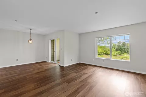 1931 23rd Pl NE #202, Issaquah, WA 98029