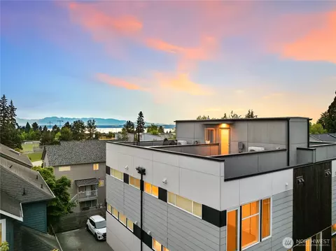 9043 C Mary Ave NW, Seattle, WA 98117