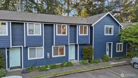 21904 56th Ave W #B2, Mountlake Terrace, WA 98043