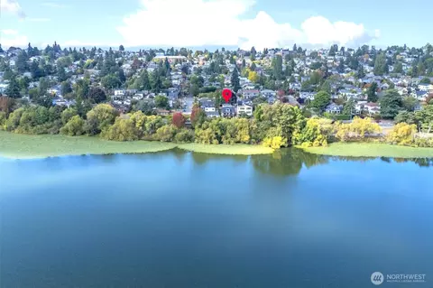 6709 Aurora Ave, Seattle, WA 98103