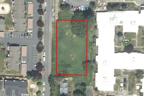 1215 9th St SE, Puyallup, WA 98372
