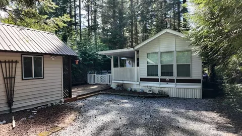 35 Branch Cir, Deming, WA 98244