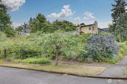 Exterior - 2905 E Olive St, Seattle, WA 98122 photo 3 of 3