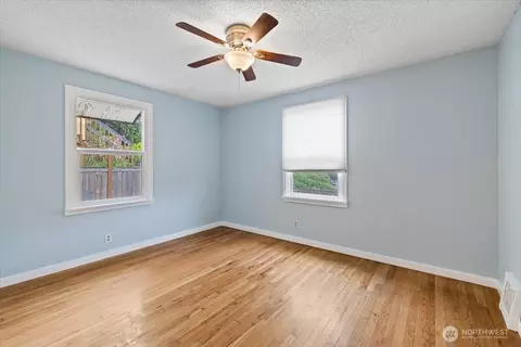 Bedroom - 2905 E Olive St, Seattle, WA 98122 photo 1 of 6