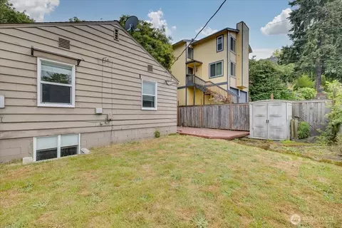 Exterior - 2905 E Olive St, Seattle, WA 98122 photo 1 of 3
