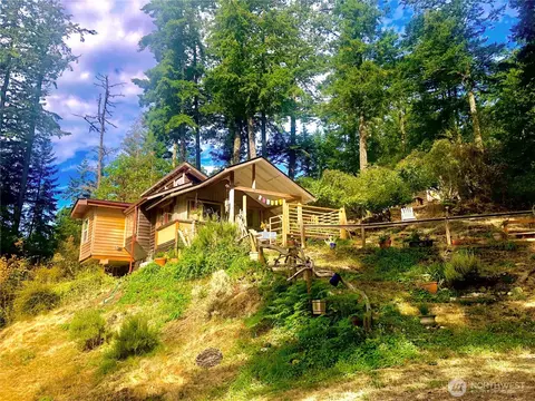 276 Elderberry Ln, Eastsound, WA 98245