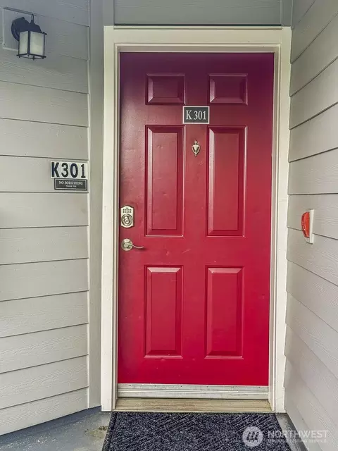 Entry Way - 3915 SE 243rd Pl SE #K301, Bothell, WA 98021 photo 1 of 1