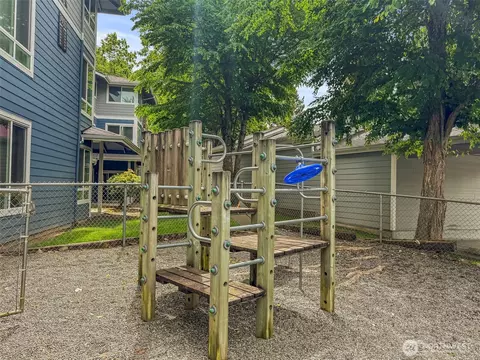 Exterior - 3915 SE 243rd Pl SE #K301, Bothell, WA 98021 photo 5 of 6