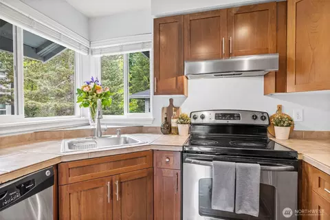 Kitchen - 3915 SE 243rd Pl SE #K301, Bothell, WA 98021 photo 2 of 3