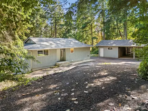 305 Blueberry Hill Rd, Port Ludlow, WA 98365