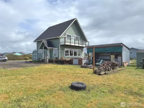 477 Broadmore Ct SW, Ocean Shores, WA 98569